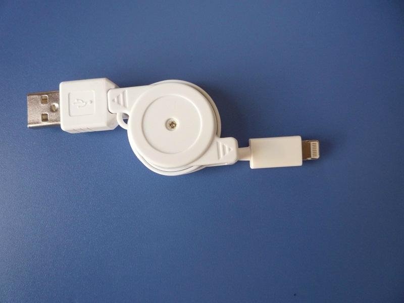 USB A M to Iphone5 Retractable Cable