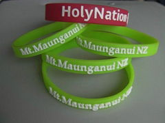 Silicone wristband manufacturer MAKE customizable wristbands