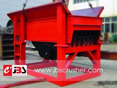 High feeding linear heavy vibrating feeder