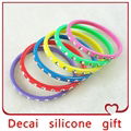 2013 High quanlity stylish cheap silicone wristbands 2