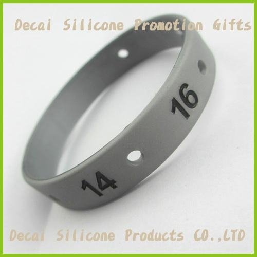 2013 High quanlity stylish cheap silicone wristbands 3