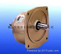 Vertical gear reducer