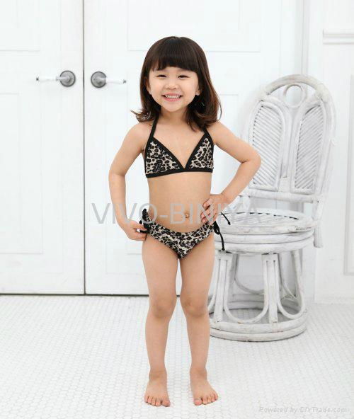 2012 sexy bikinis swimwear kids beachwear 3