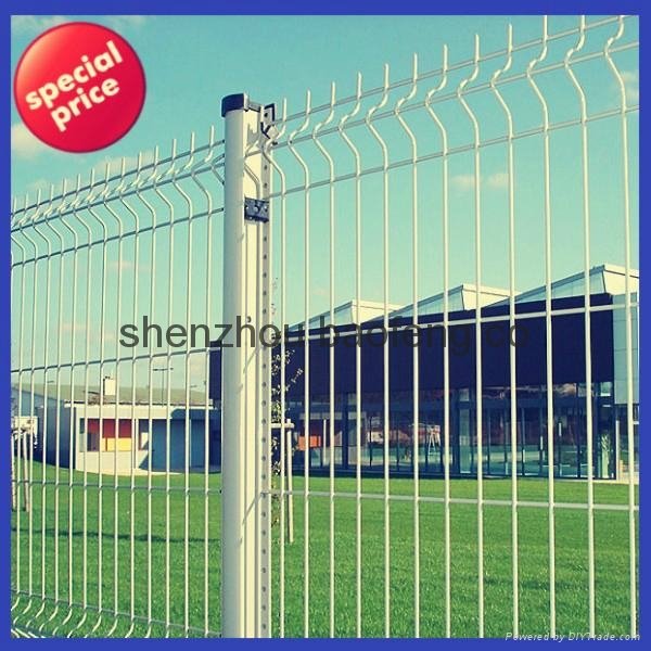  hot dipped or electro galvanized welded wire mesh fence 2