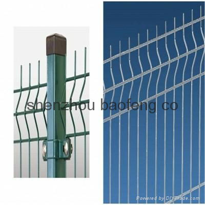 pcv coated welded  wire mesh fence 3