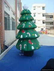 Green Attractive inflatable Christmas tree