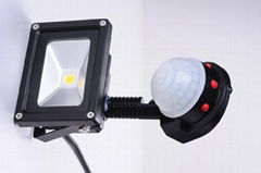 LED flood light with sensor