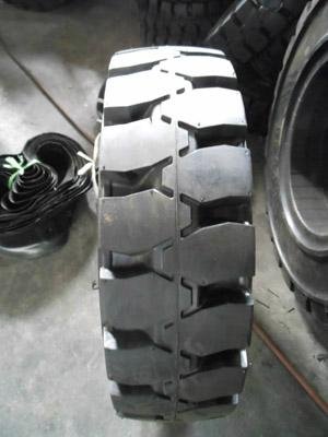 Forklift Solid tyre 4