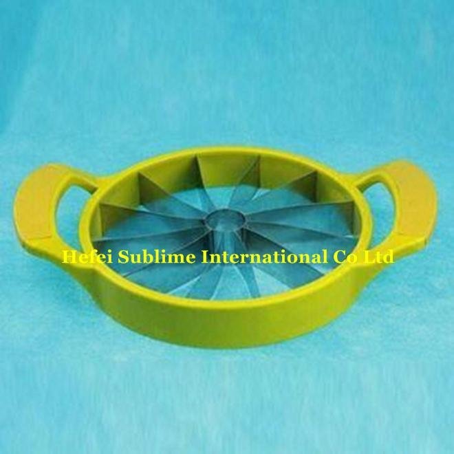 Melon Slicer/Cutter with Circular Plastic Housing