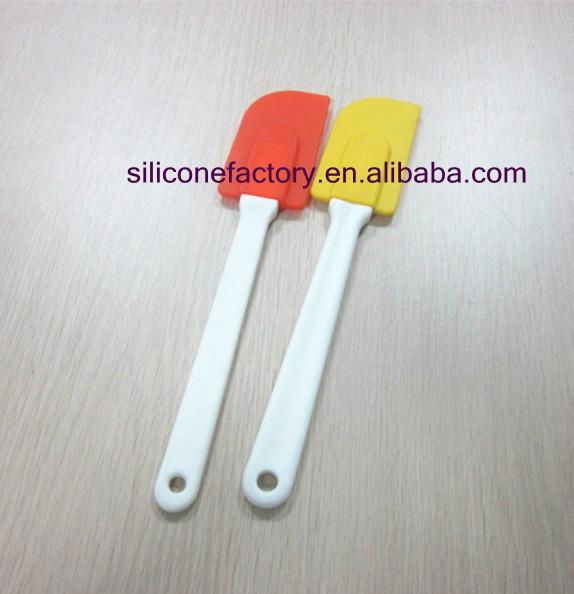 Best silicone scraper set with PP handle  3
