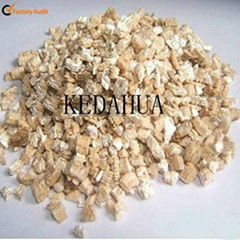 Silver and golden vermiculite 