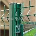 welded wire mesh fence