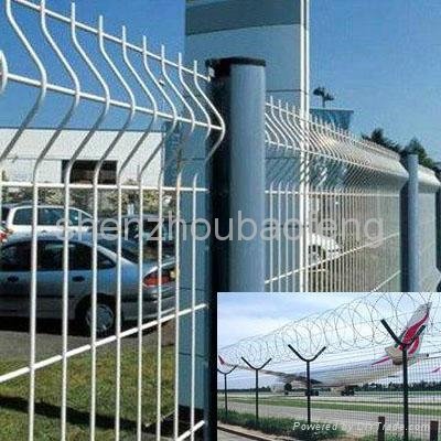 welded wire mesh fence 4