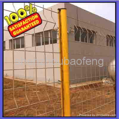 Pvc coated welded wire mesh fence 4