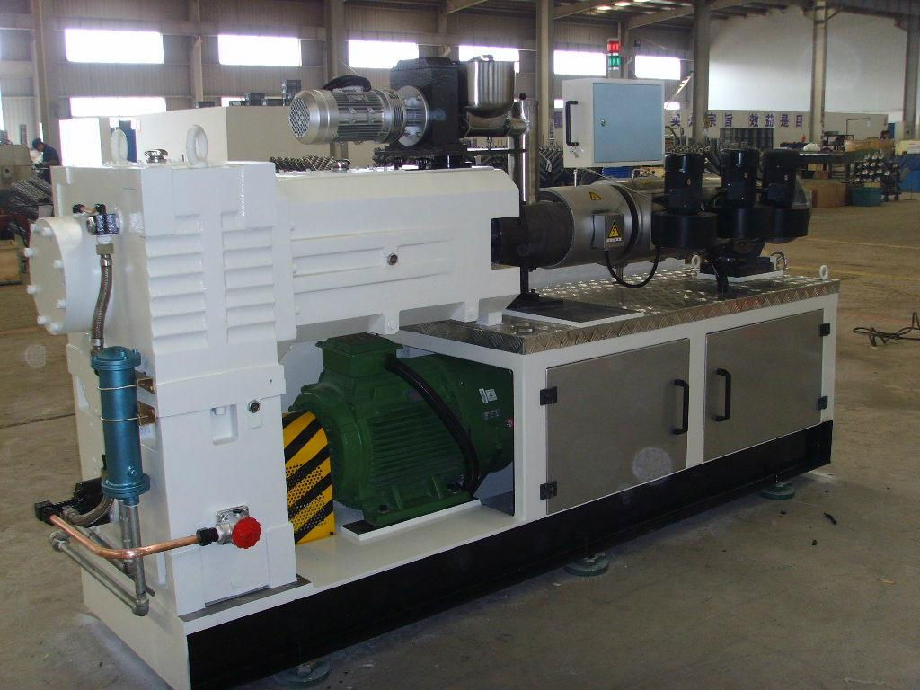 Double screw extruder for PVC pipe/profile 4