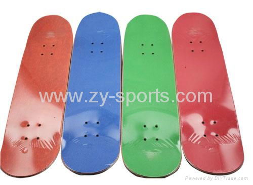 ZY maple skate board completes 2