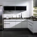 kitchen cabinets, white lacquered, glossy and  modern 4