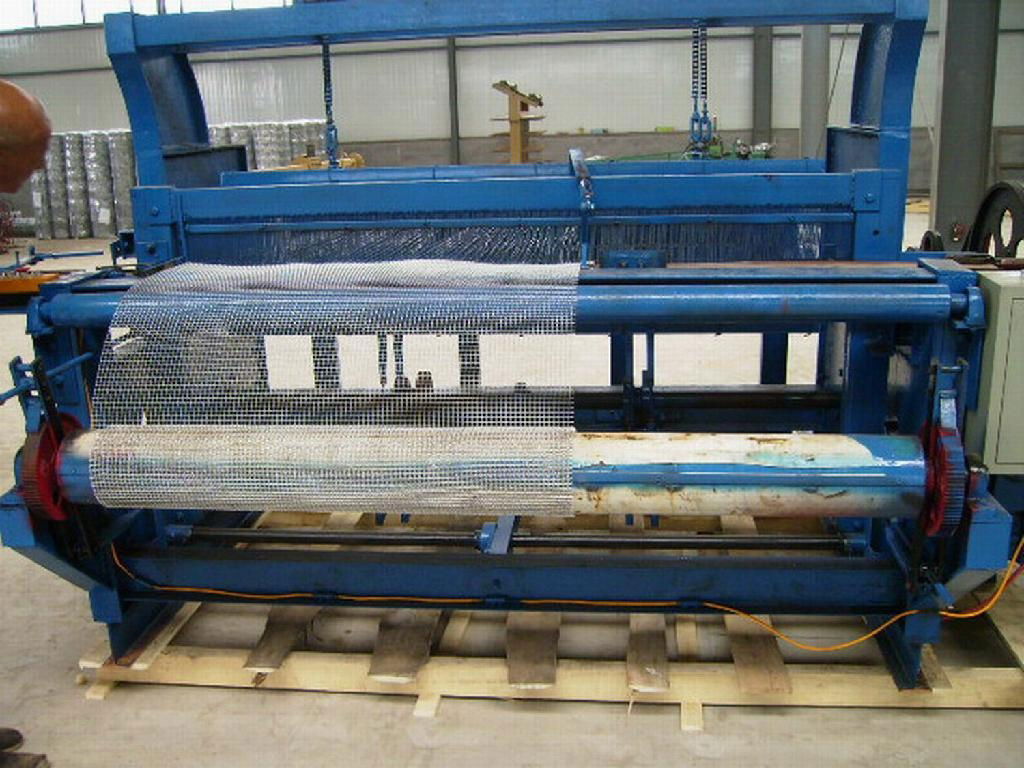 Crimped Wire Mesh Machine 2