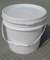 4L plastic round bucket with lid 1