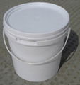 2L plastic round pail with lid 1