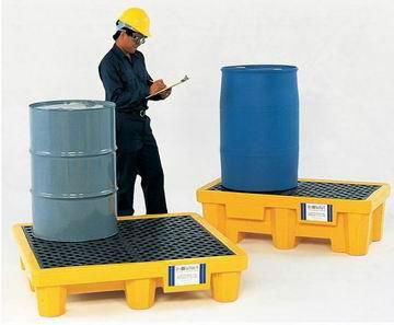 Economy spill containment pallets