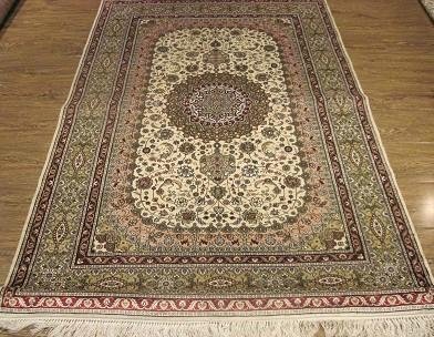 5x8 Handknotted Silk Carpets with Persian Pattern