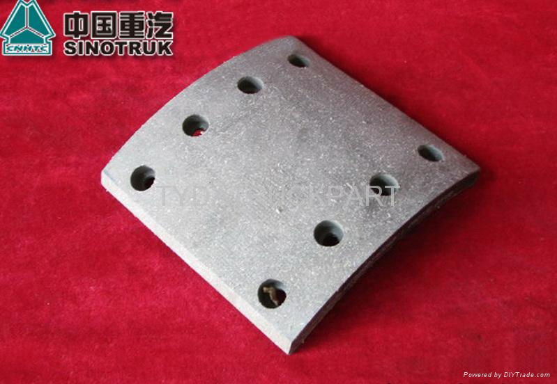 SINOTRUK Spare parts HOWO Brake parts Front Brake Lining Left WG9100440027  2