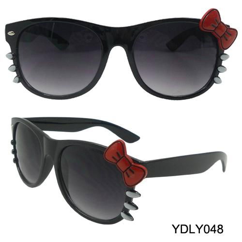 Hello Kitty Style Sunglasses