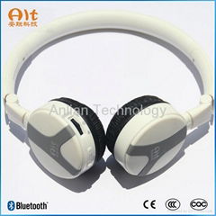  Bluetooth headphone with music