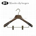 HW-05 colored menswear broad shoulder wooden clips hangers    