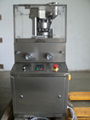 Pharmaceutical tableting machine