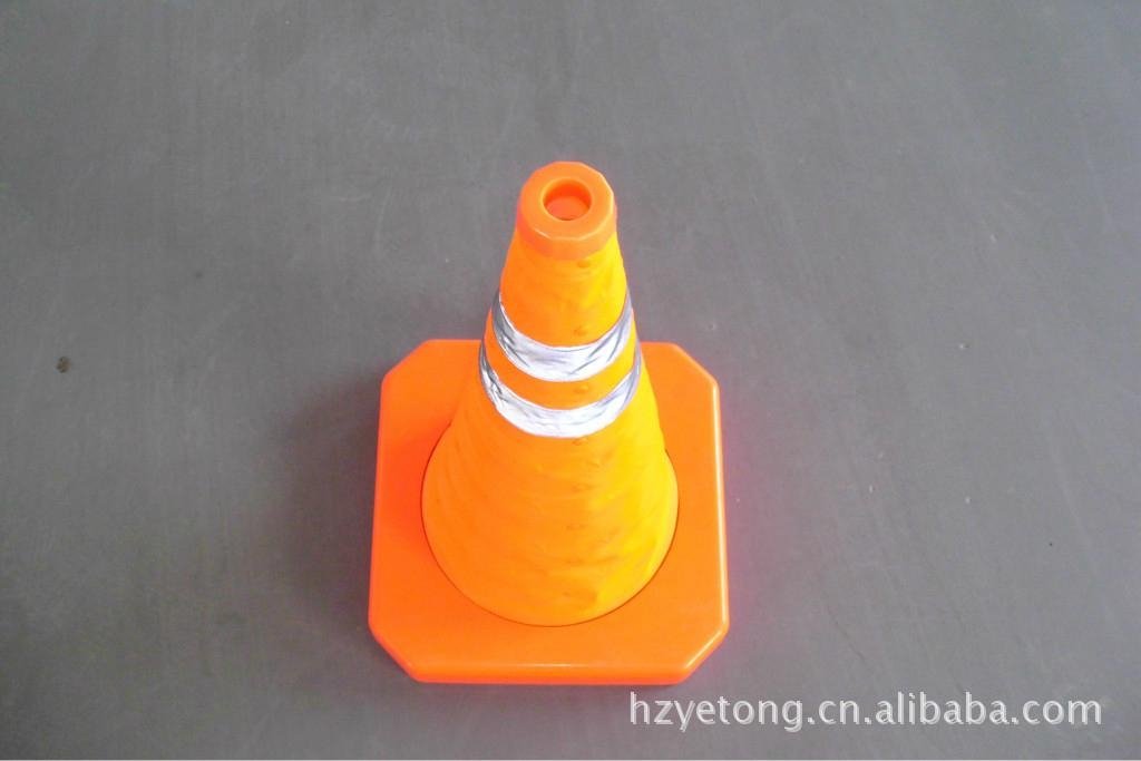 foldable traffic cone  3