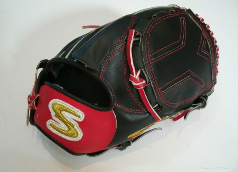 Baseball gloves 3