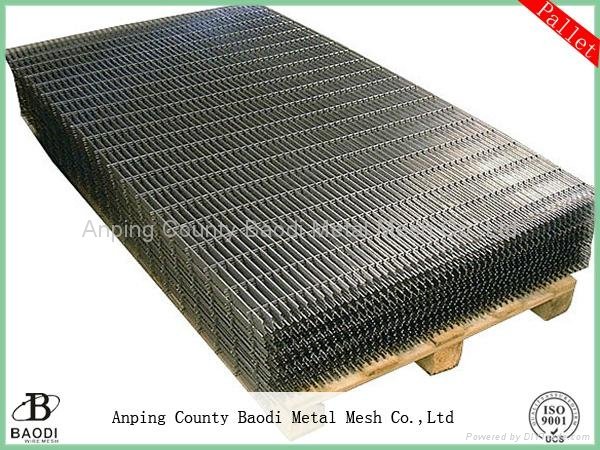 Black or galvanized welded wire mesh panels 3