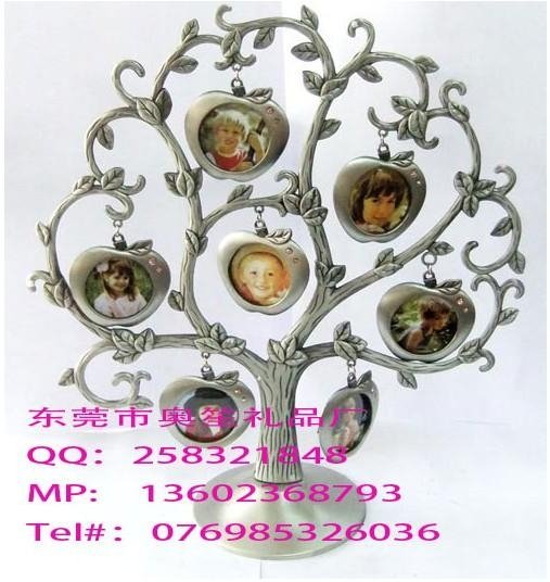 Photo Frame - A Baby-growing-up Tree