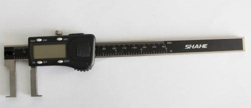 Digital caliper for internal grooves with flat points 1