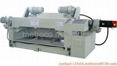 CNC spindleless veneer peeling machine