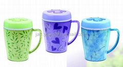 Double-deck plastic mug