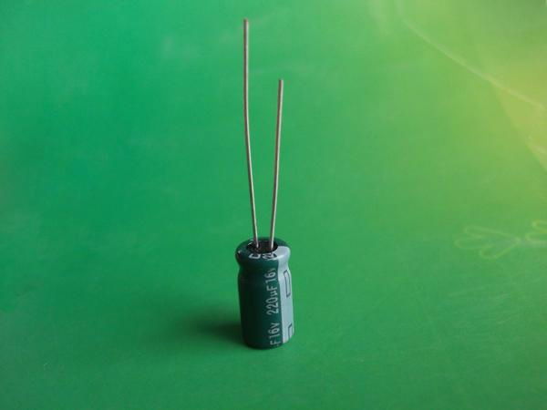 Radial Lead Electrolytic Capacitor 220uF 16V