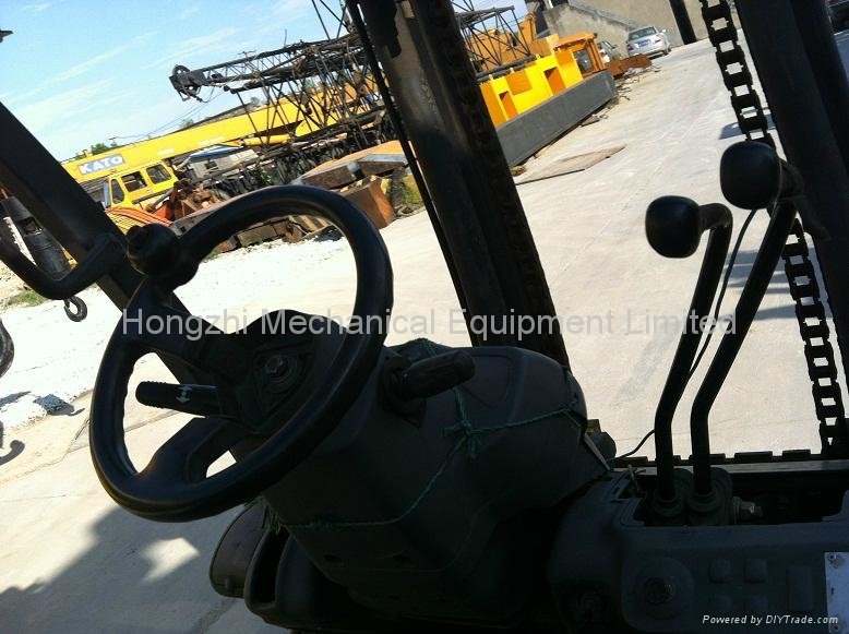 used Komatsu forklift  FD30-16  container use as well 2