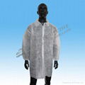 Disposable nonwoven lab coat 1