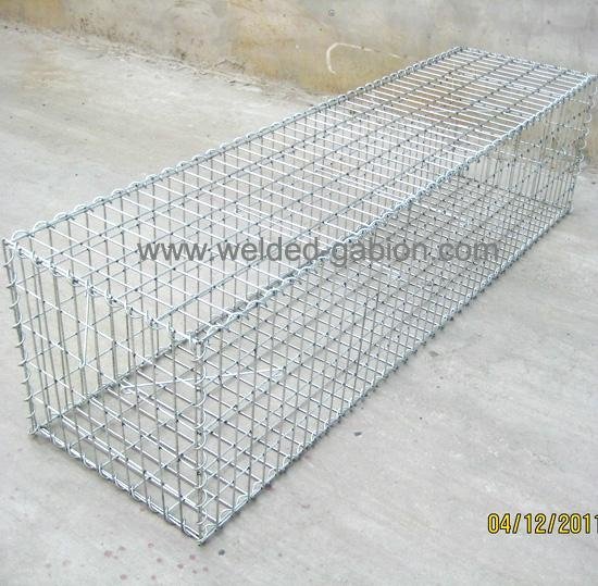 Welded wire mesh gabions