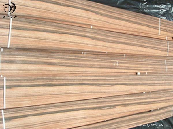 Ebony engineered wood veneer 