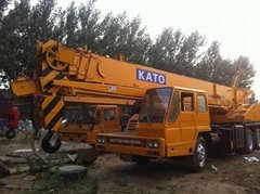 Kato NK-300E-111 truck crane
