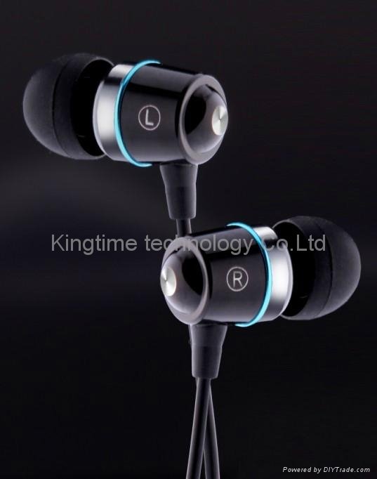 metal earphones, in-ear headphones, noise-cancelling earphones