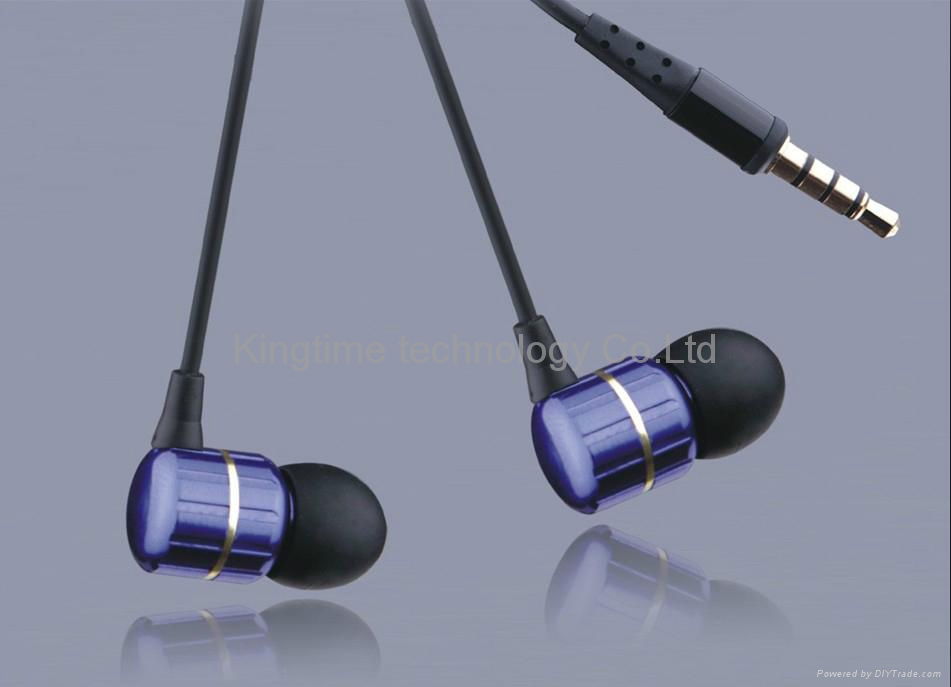  metal noise-cancelling earphones