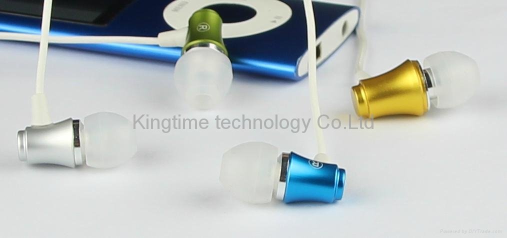 in ear earphones for iphone,ipod, ipad  4