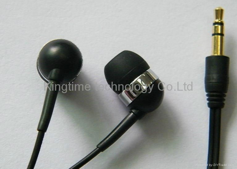  metal noise-cancelling earphones 3