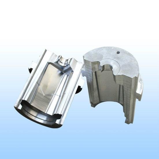 mould for glass bottle manufacturing