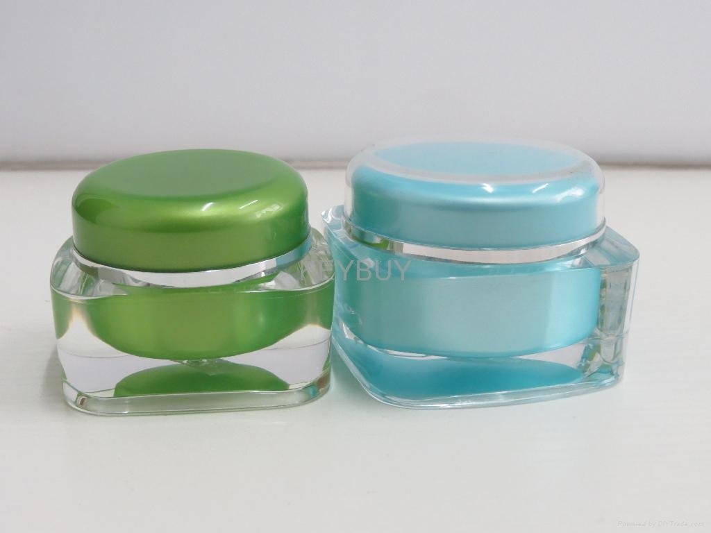 square acrylic cream jar with round cap  1